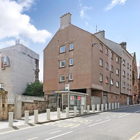Joivy Contemporary Royal Mile Apartment With Balcony Единбург Екстериор снимка