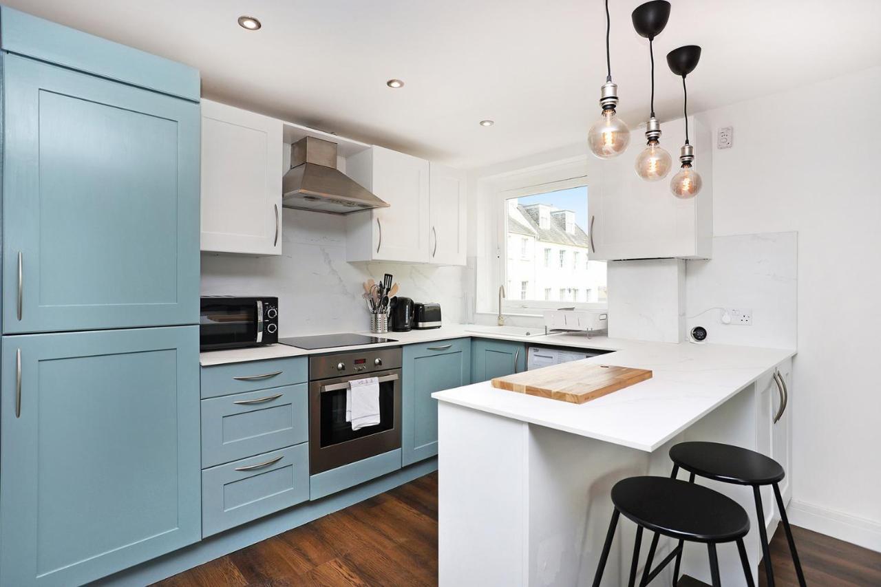 Joivy Contemporary Royal Mile Apartment With Balcony Единбург Екстериор снимка
