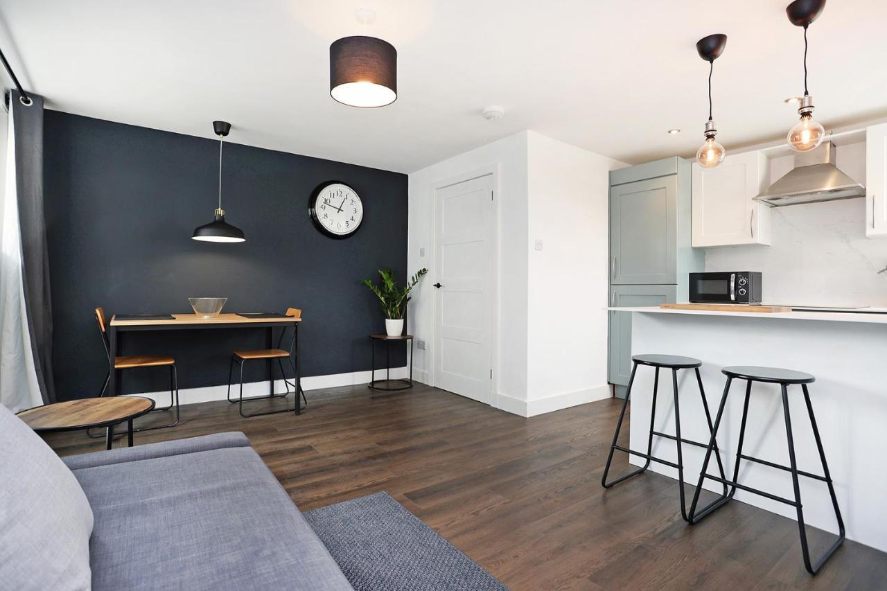 Joivy Contemporary Royal Mile Apartment With Balcony Единбург Екстериор снимка