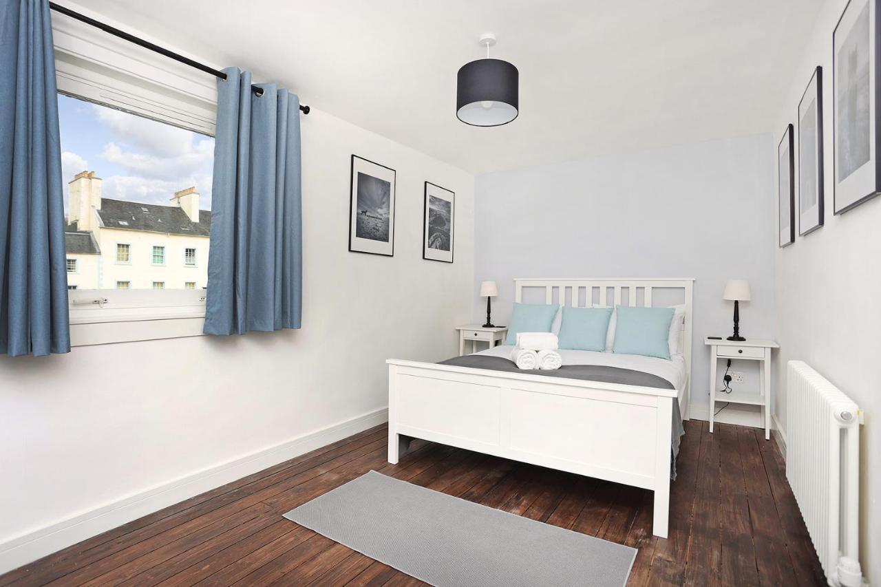 Joivy Contemporary Royal Mile Apartment With Balcony Единбург Екстериор снимка
