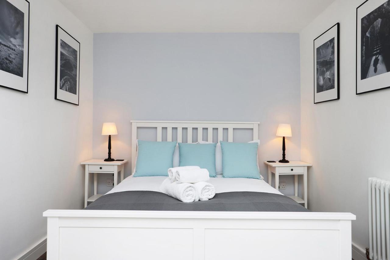 Joivy Contemporary Royal Mile Apartment With Balcony Единбург Екстериор снимка