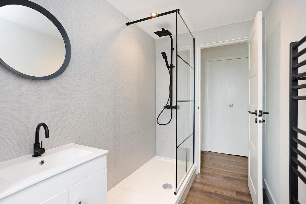 Joivy Contemporary Royal Mile Apartment With Balcony Единбург Екстериор снимка